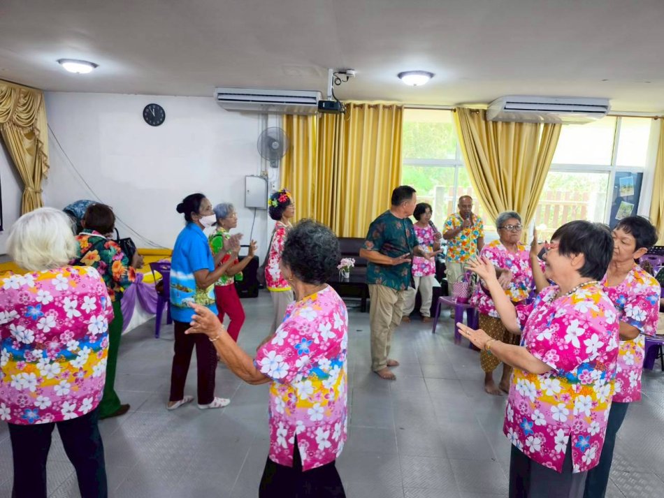  ชมรมผู้สูงอายุตำบลพระงาม จัดงานบุญประเพณีสงกรานต์ ประจำปี 2569
